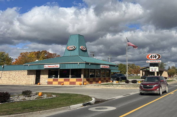 A&W Restaurant - Standish - 302 S Main St 2